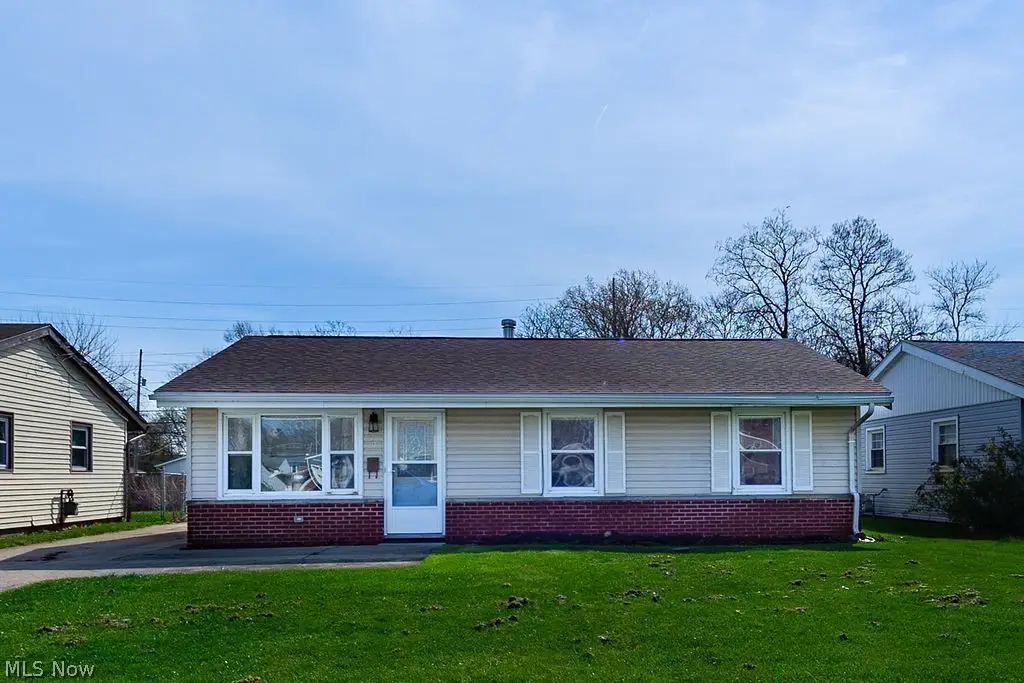 1310 E Larchmont Drive, Sandusky, OH 44870 - #1