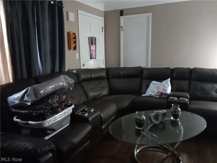 19280 Stafford Avenue, Maple Heights, OH 44137 - #2