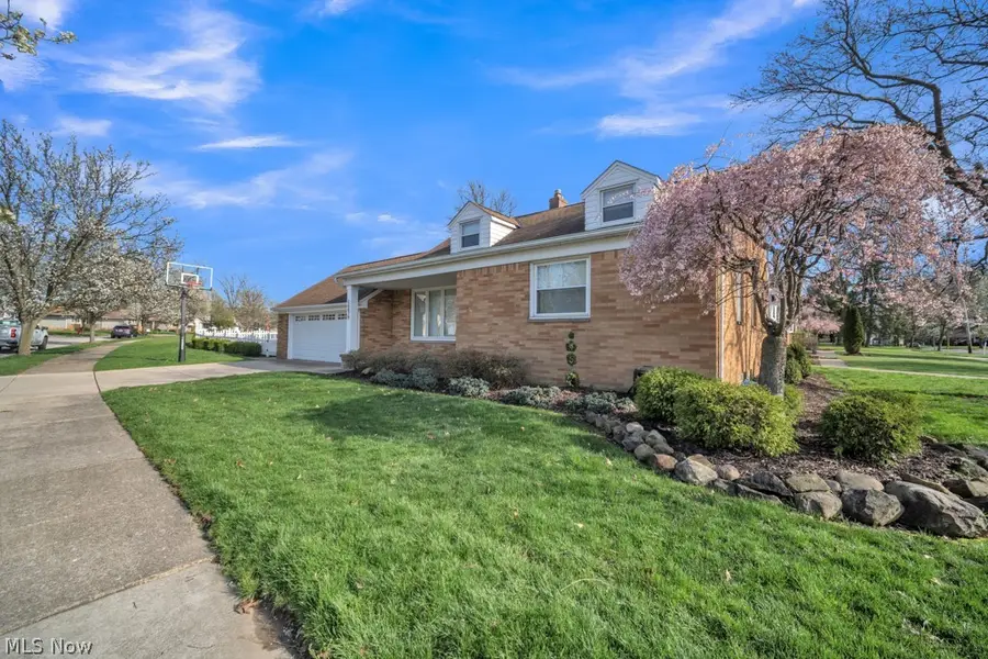 16879 Brinbourne Avenue, Middleburg Heights, OH 44130 - #2