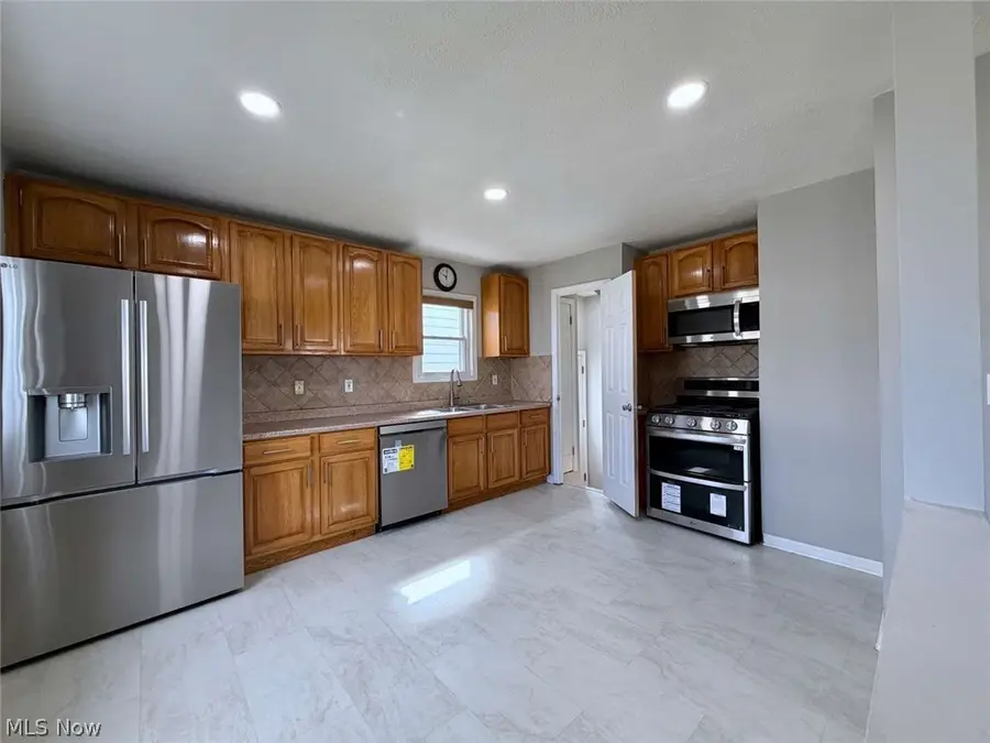 4515 Pershing Avenue, Parma, OH 44134 - #2