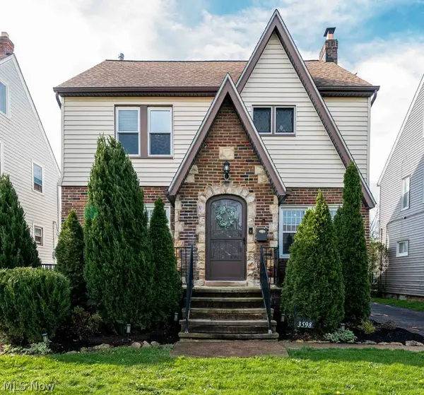 3598 Cedarbrook Road, University Heights, OH 44118