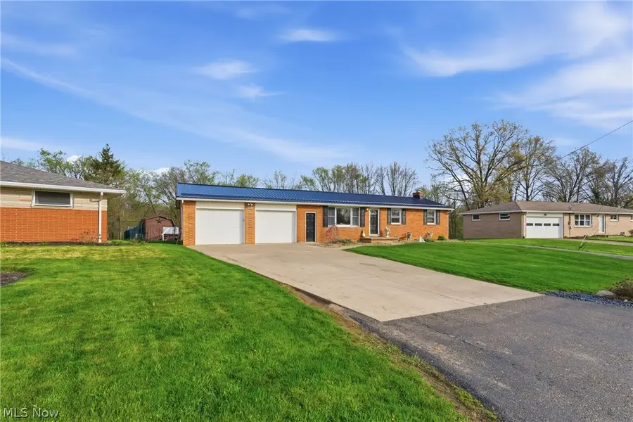 13073 Cloverleaf Nw Street, Massillon, OH 44647 - #3