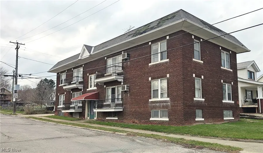 3738 W 137th Street, Cleveland, OH 44111 - #3