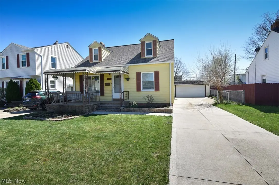 2929 Commonwealth Drive, Parma, OH 44134 - #1