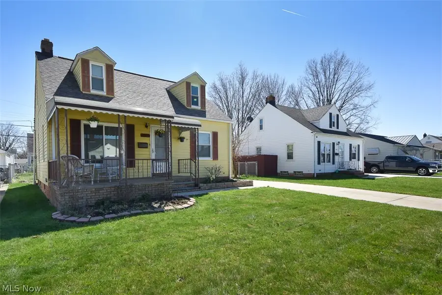 2929 Commonwealth Drive, Parma, OH 44134 - #2