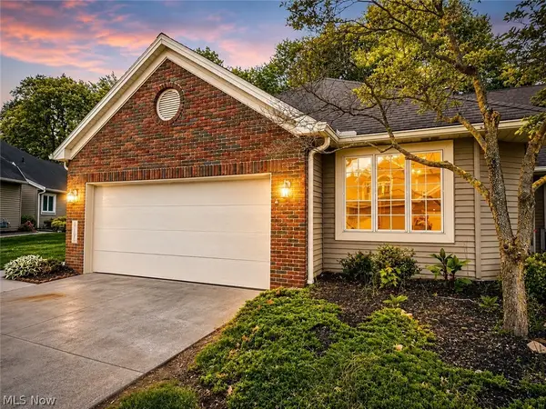 117 Ambleside Way, Amherst, OH 44001