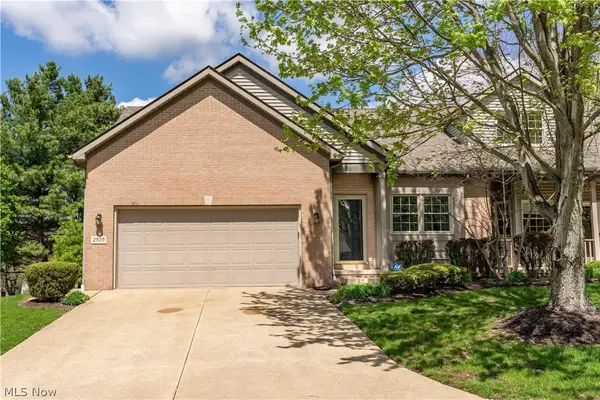 2939 Halwyck Nw Circle, North Canton, OH 44720