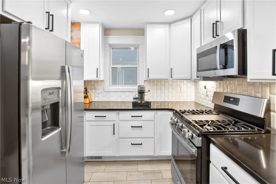 3205 Mapledale Avenue, Cleveland, OH 44109 - #3