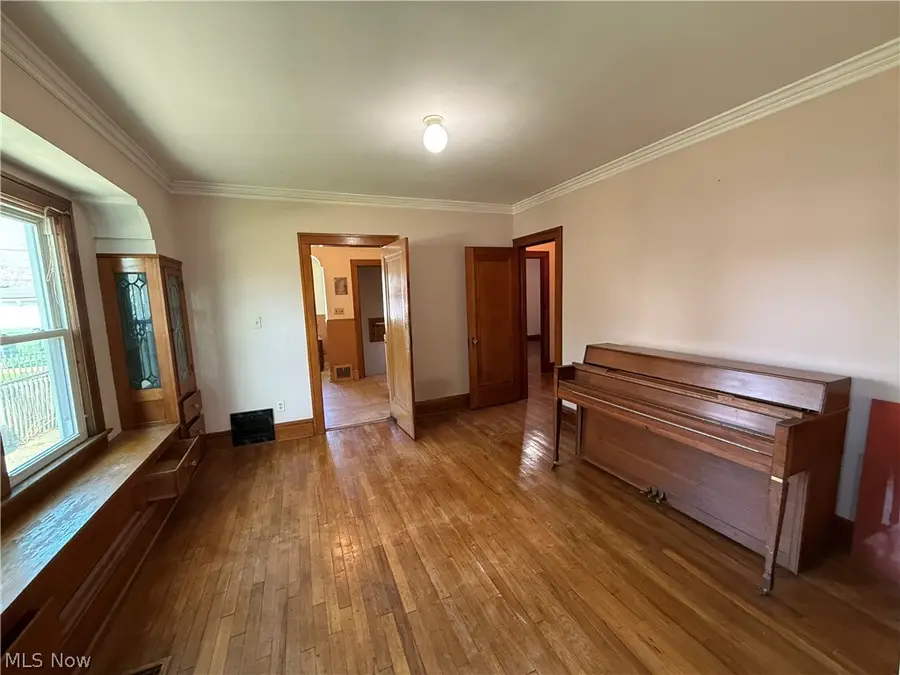 18309 Edgerton Road, Cleveland, OH 44119 - #3