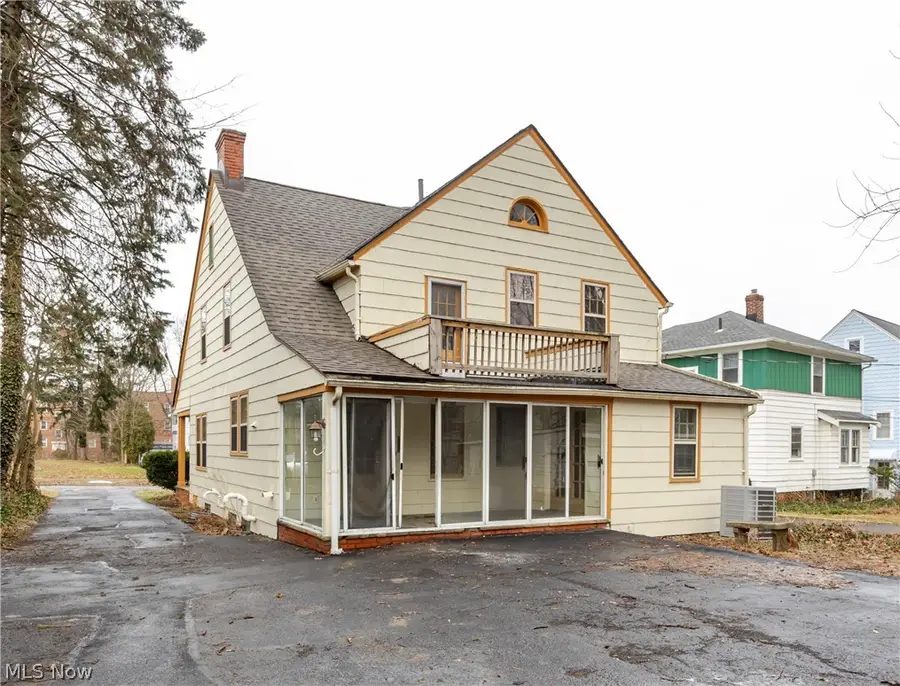 979 Oxford Road, Cleveland Heights, OH 44121 - #3