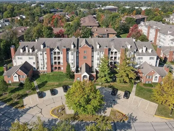 240 Fox Hollow Drive #309, Mayfield Heights, OH 44124