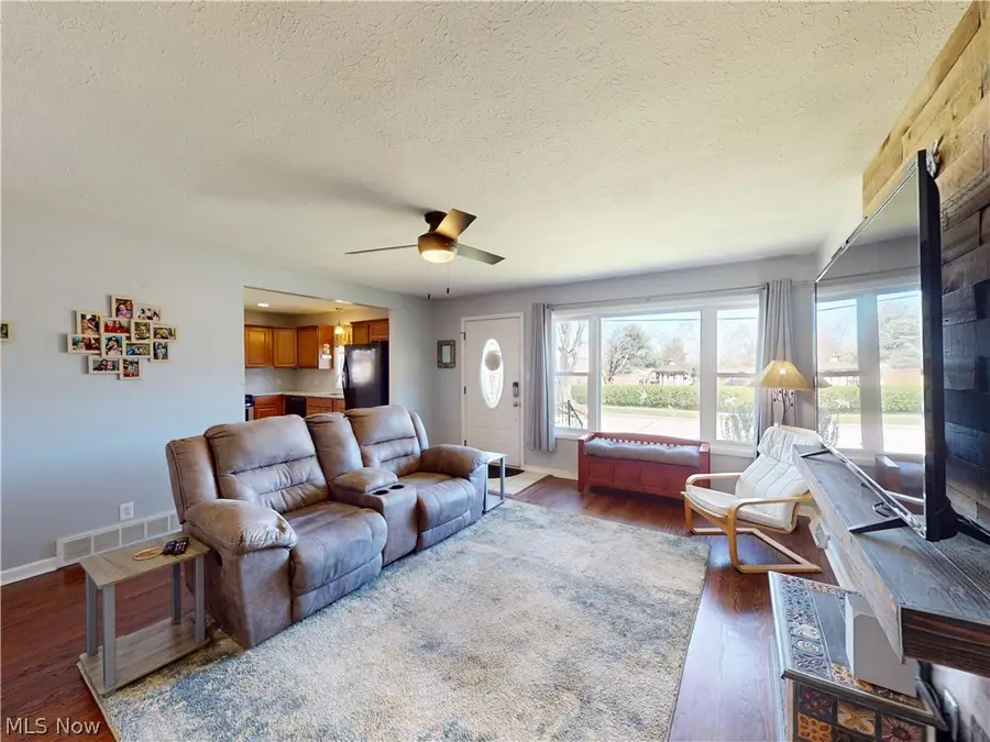 2821 Wales Avenue, Parma, OH 44134 - #2