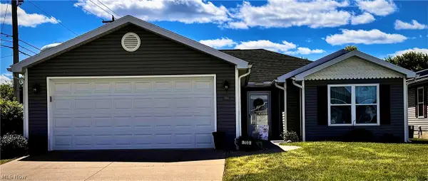 703 Oak Tree Lane, Belpre, OH 45714