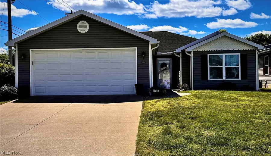 703 Oak Tree Lane, Belpre, OH 45714 - #2