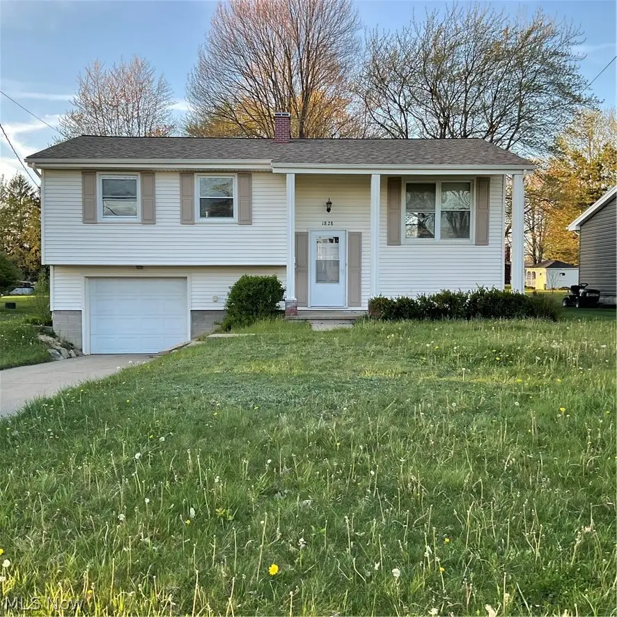 1828 Basil Avenue, Youngstown, OH 44514 - #2