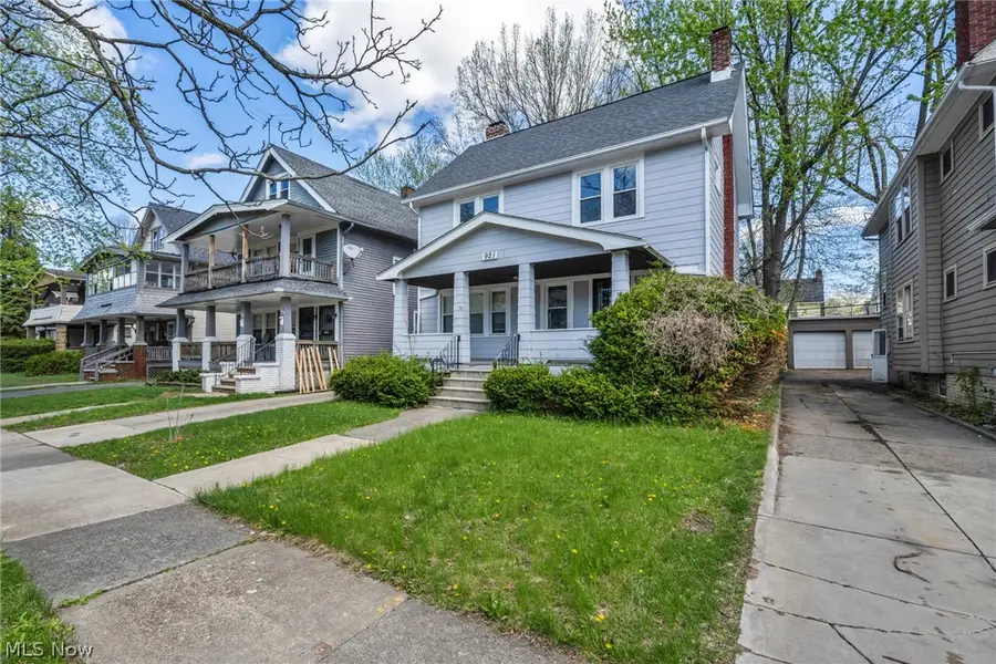921 Helmsdale Road, Cleveland Heights, OH 44112 - #3