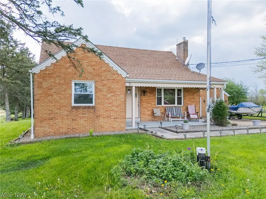 4817 Shepler Church Sw Avenue, Navarre, OH 44662 - #3