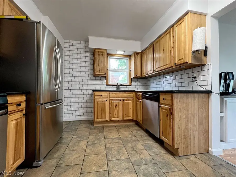 9203 Torrence Avenue, Brooklyn, OH 44144 - #3