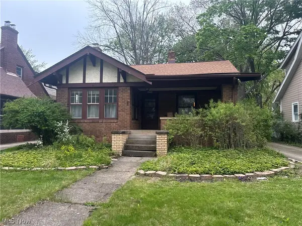 2643 Canterbury Road, Cleveland Heights, OH 44118
