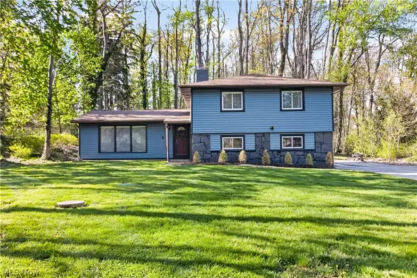 26 Sandy Hill Road, Sagamore Hills, OH 44067