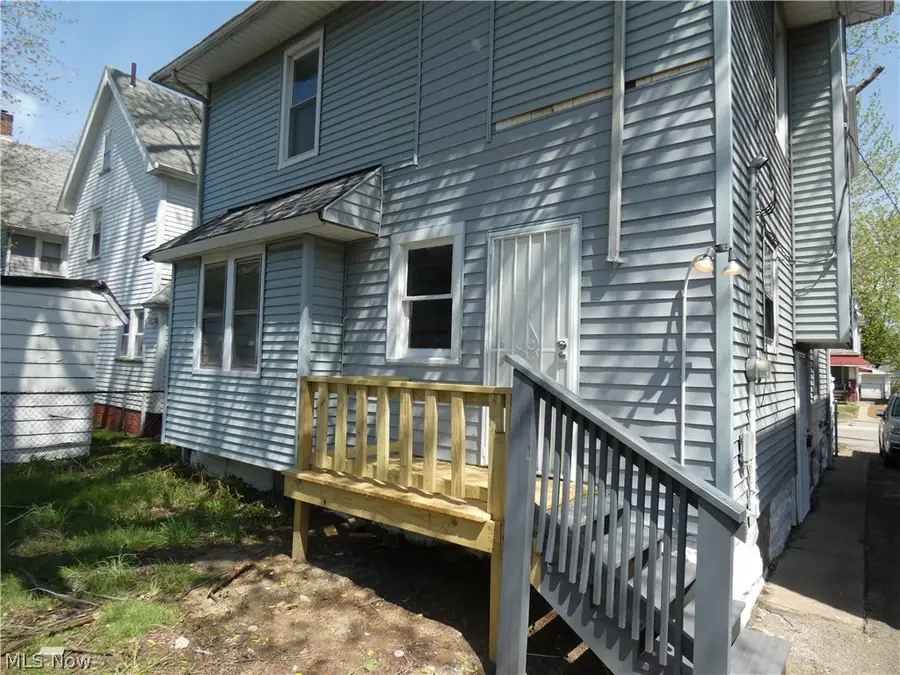 462 E 109th Street, Cleveland, OH 44108 - #3