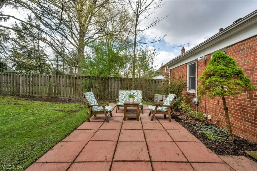 1371 Cranover Road, Lyndhurst, OH 44124 - #2