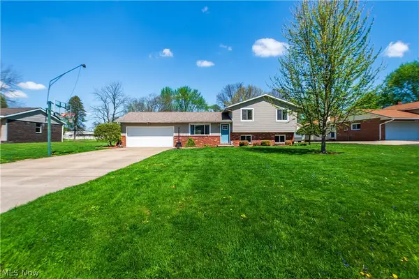 2375 Yorktown Nw Street, Uniontown, OH 44685