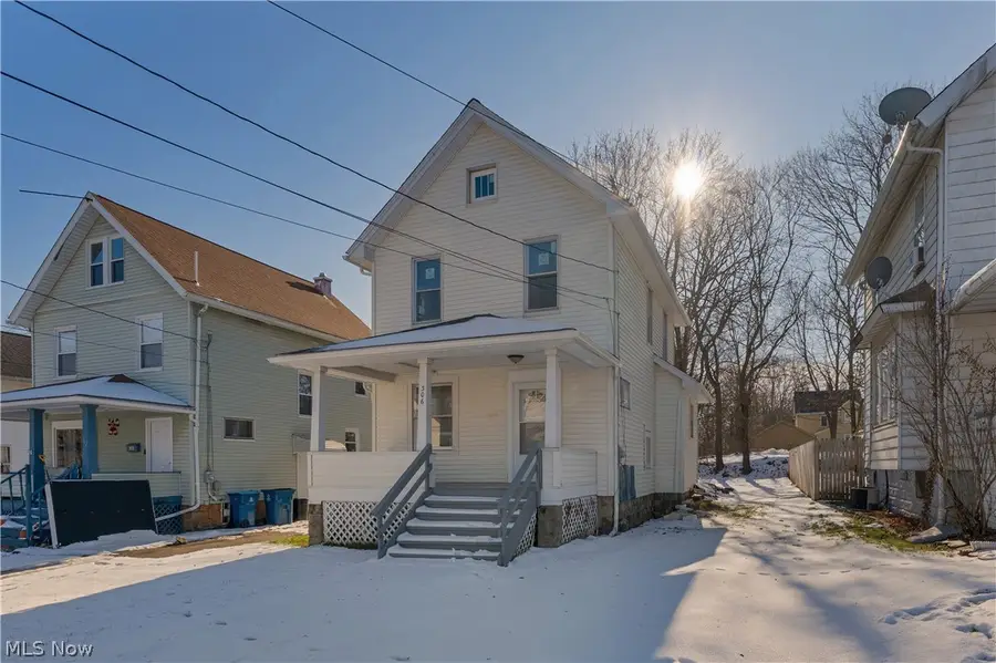 306 Maplewood Avenue, Struthers, OH 44471 - #2