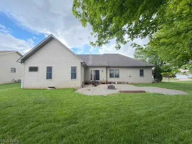 611 Parkdale Drive, Dover, OH 44622 - #2