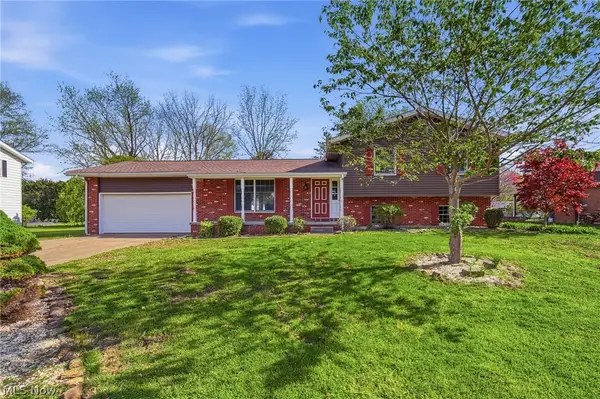125 Springbrook Se Drive, New Philadelphia, OH 44663