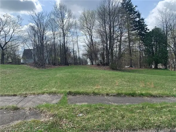 861 Parkwood Avenue, Youngstown, OH 44502