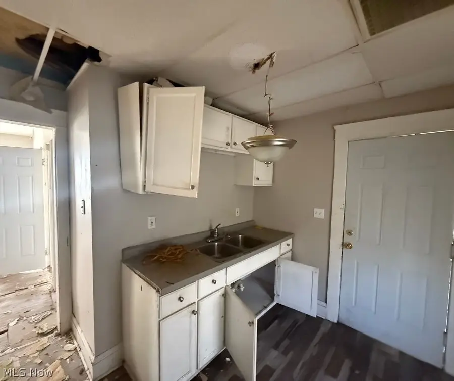 1276 E 133rd Street, East Cleveland, OH 44112 - #3