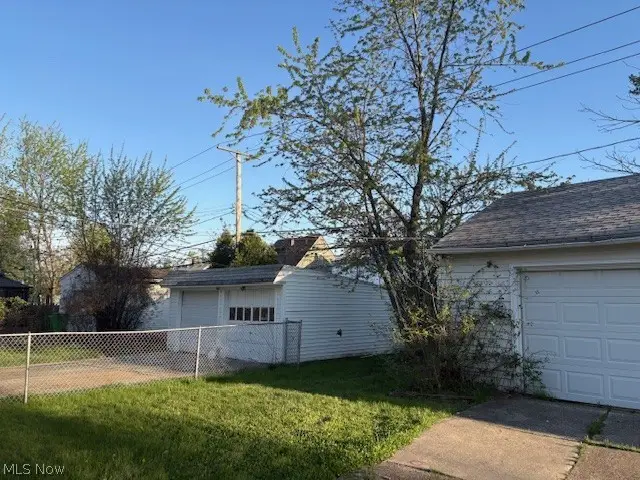 10305 S Highland Avenue, Garfield Heights, OH 44125 - #3
