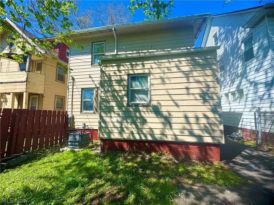9606 Parmelee Avenue, Cleveland, OH 44108 - #3