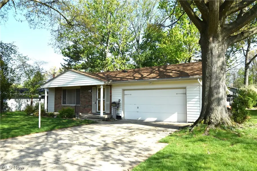 24354 S Oxford Oval, North Olmsted, OH 44070 - #2