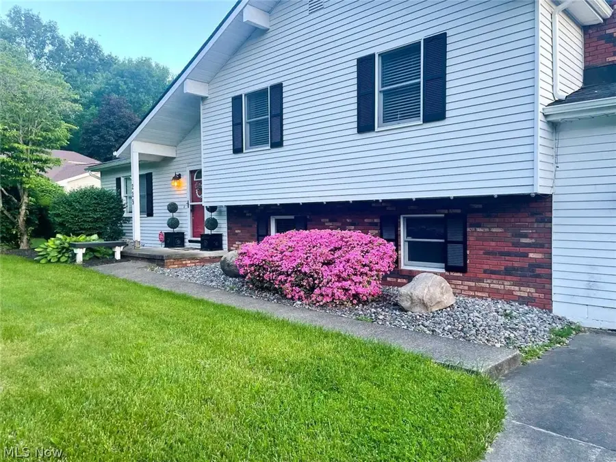 229 Old Oak Drive, Cortland, OH 44410 - #3