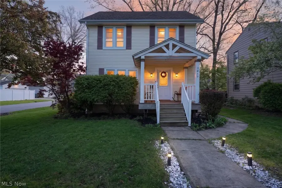 2059 15th Street, Cuyahoga Falls, OH 44223 - #2