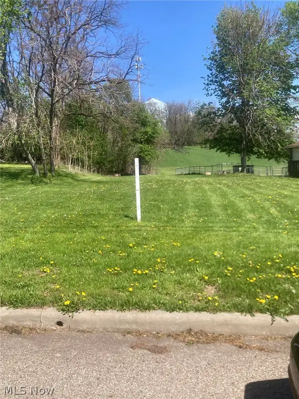 255 Glenn Street, Barberton, OH 44203