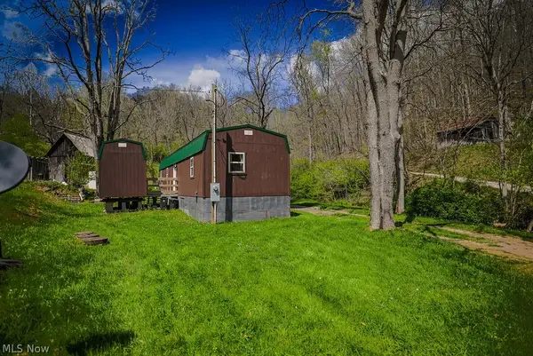1547 Providence Road, Elizabeth, WV 26143