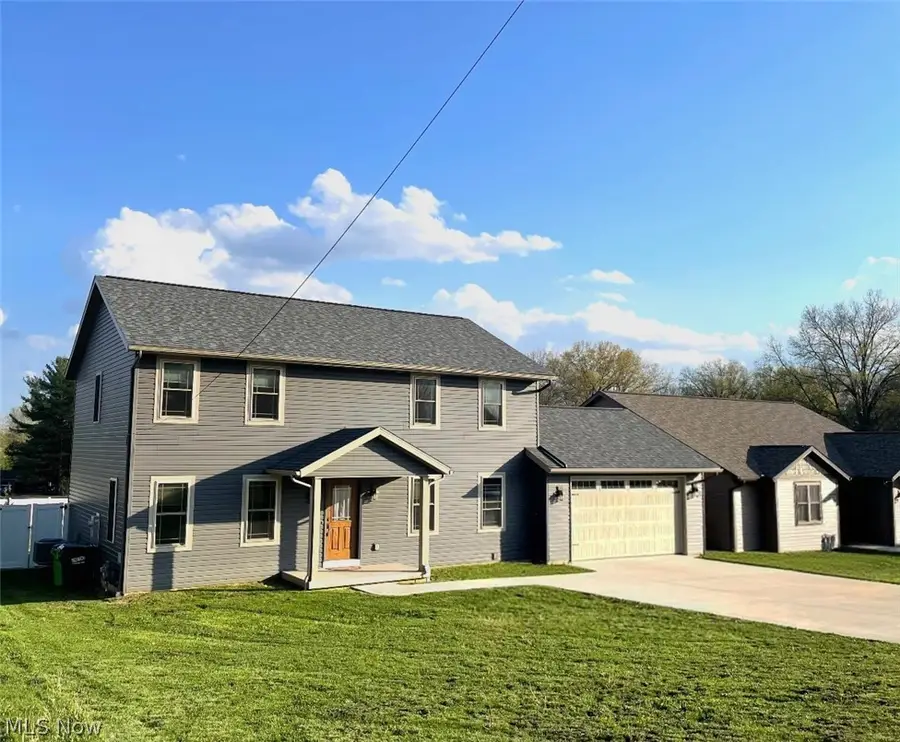 234 E Ohio Avenue, Dover, OH 44622 - #2