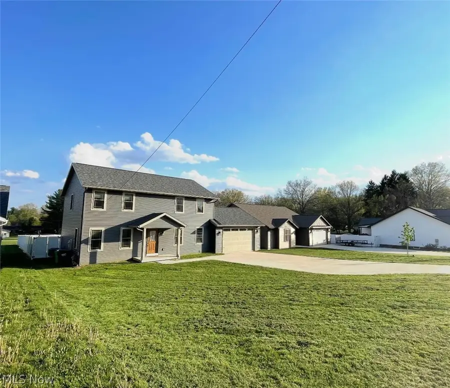 234 E Ohio Avenue, Dover, OH 44622 - #3