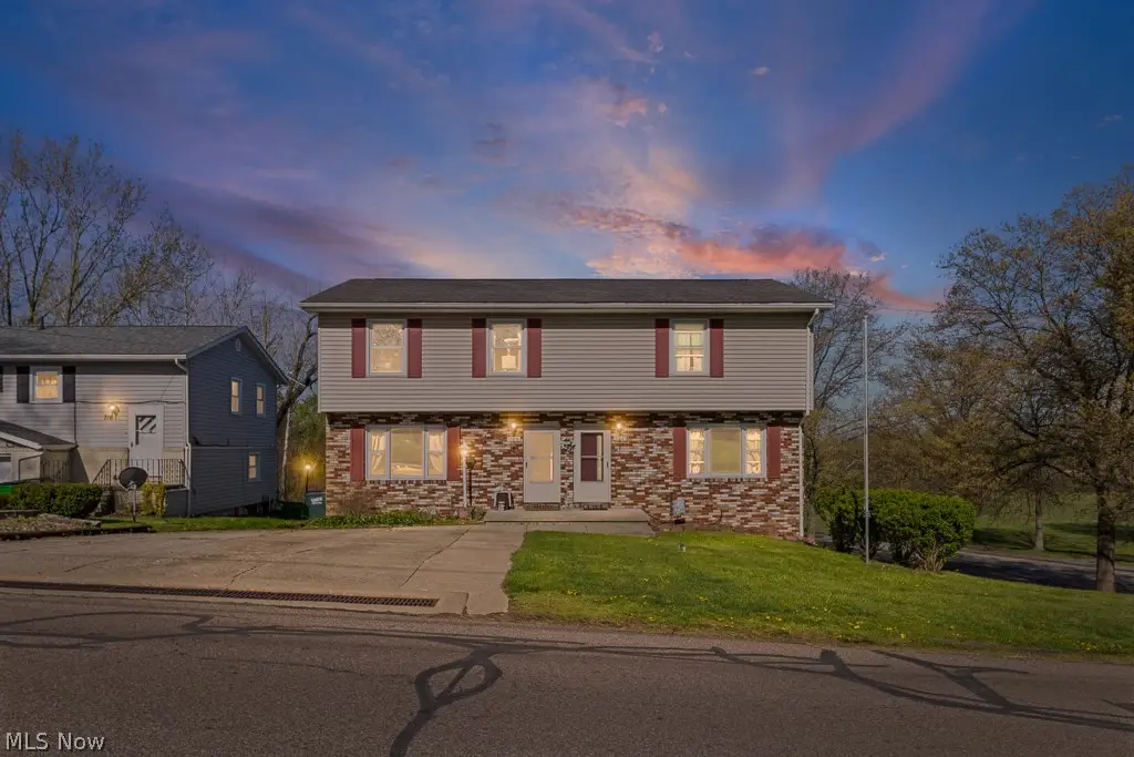 720-722 Newton Street, Barberton, OH 44203 - #1