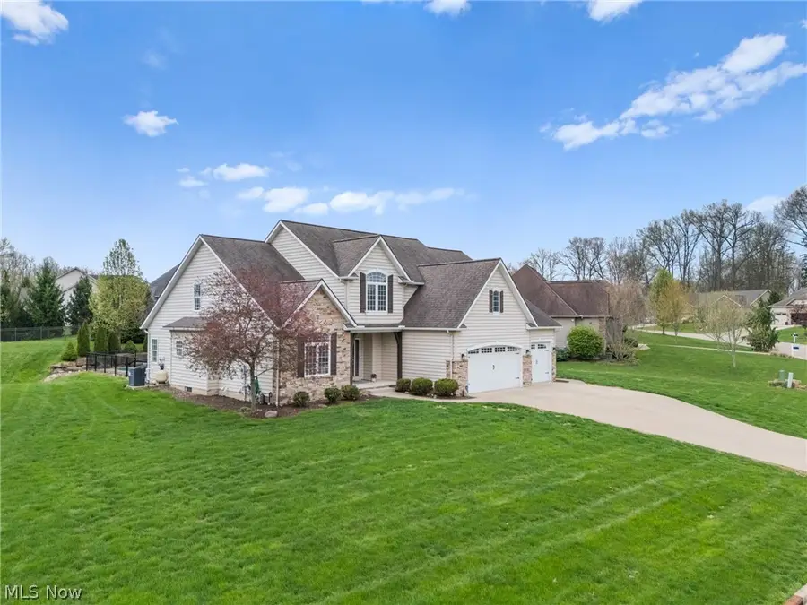 8888 Scotsbury Nw Street, Massillon, OH 44646 - #2