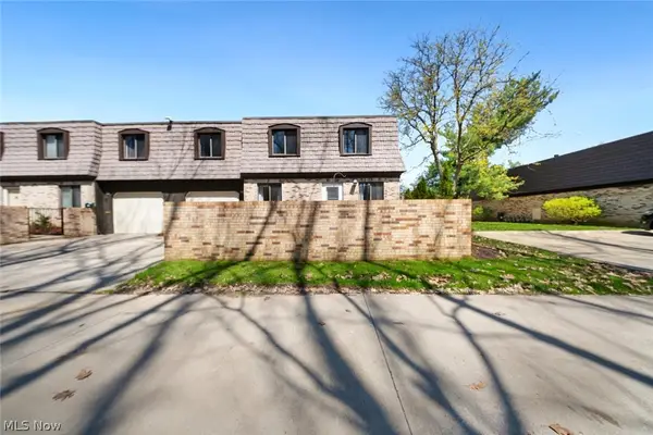 723 Tollis Parkway, Broadview Heights, OH 44147