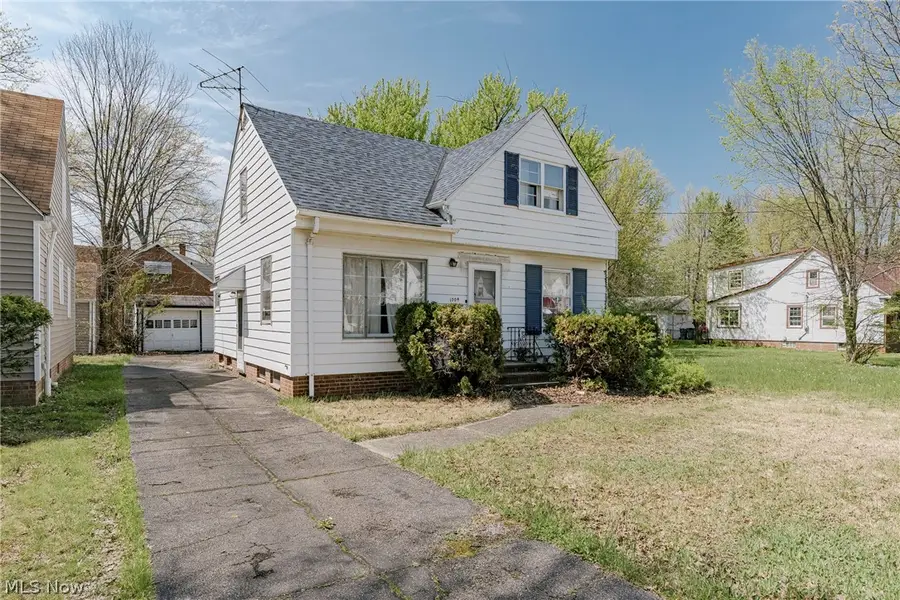1004 Woodview Road, Cleveland Heights, OH 44121 - #2