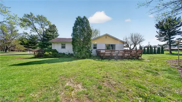 2114 E Turkeyfoot Lake Road, Green, OH 44312