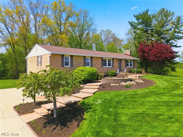 8285 Southwood Nw Drive, North Canton, OH 44720