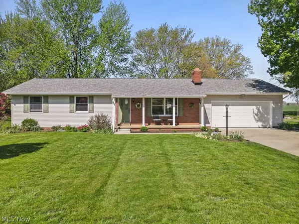 14281 Wade Ne Avenue, Hartville, OH 44632