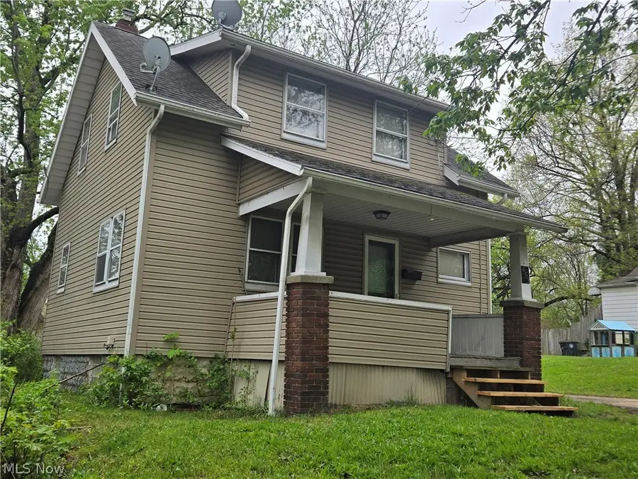 452 Allenford Street, Akron, OH 44314 - #2