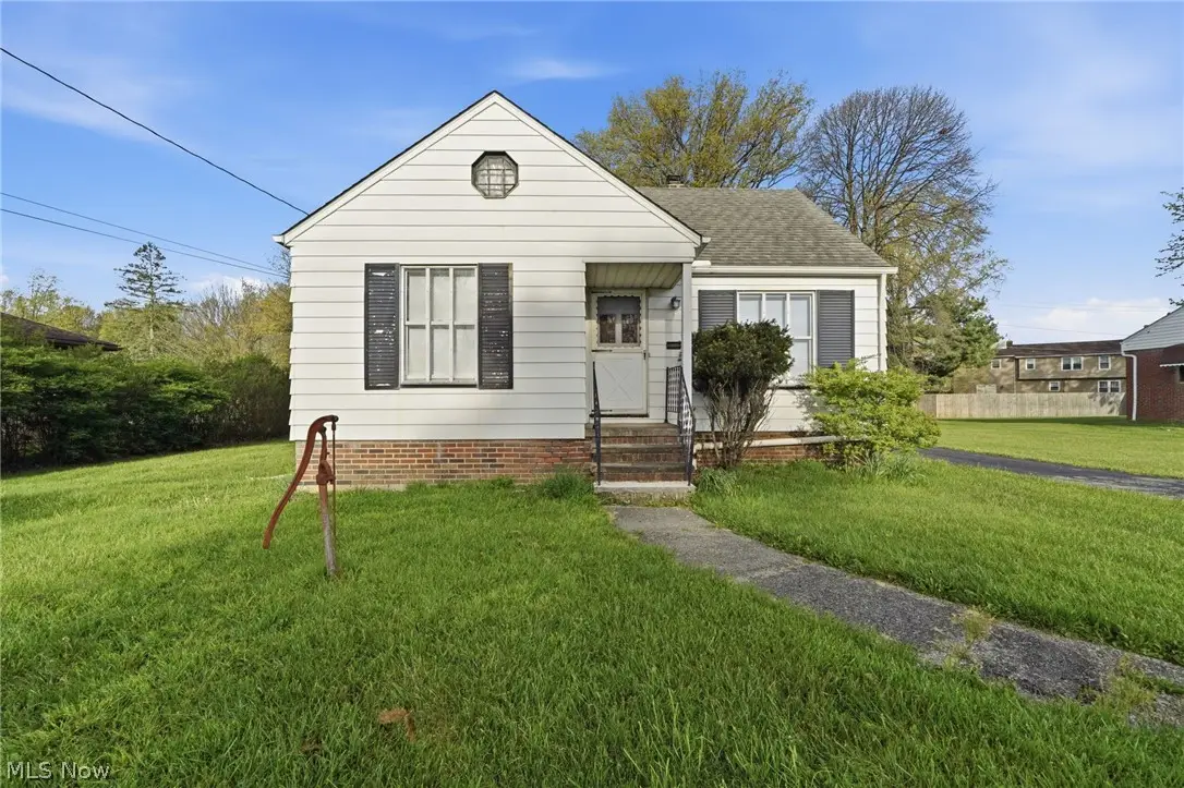 6210 Crossview Road, Seven Hills, OH 44131 - #1